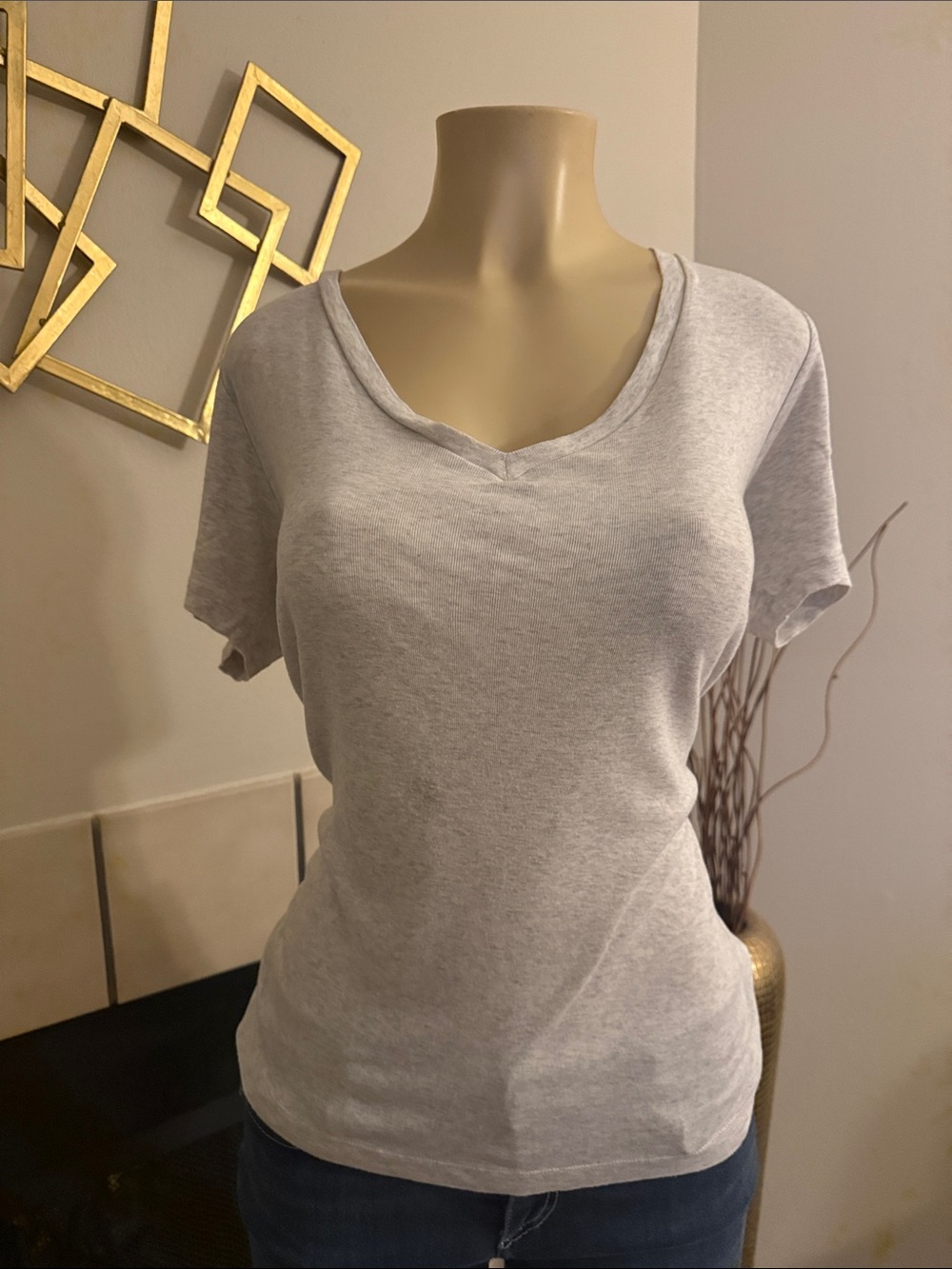7 For All Mankind Light Gray V-Neck Short Sleeve Tee